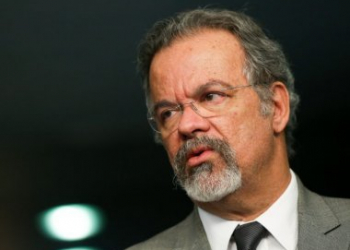 Violência em campanhas eleitorais preocupa ministro da Defesa: ‘Não temos uma explicação