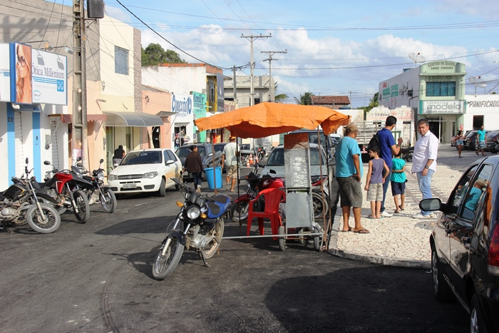 Coité – Distrito de Salgadália ganha asfalto nas principais ruas do centro