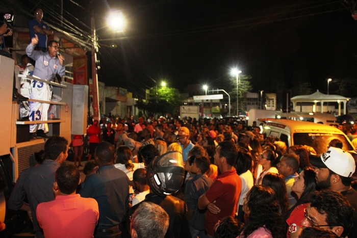 Coligação “Avante Coité” realiza comício no Bairro dos Barreiros e sai em passeata até o Largo da Matriz