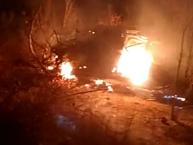 Homem morre carbonizado após ficar preso pelo cinto de segurança na BA