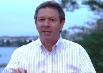 Candidato é morto a tiros e vice-governador de Goiás é baleado em carreata