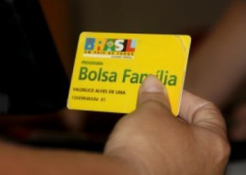 Governo muda regras do Bolsa Família e deve desligar 600 mil famílias neste mês