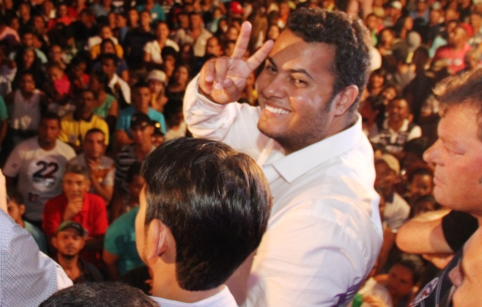 Cansanção: último comício de Paulinho reuniu grande multidão no centro da cidade