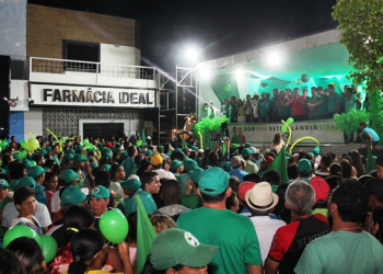 Retirolândia – Juntos em um mesmo palanque, partidos de oposição realizam ultimo comício de apoio a Vonte