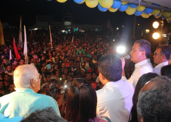 Coité – Em comício Rui Costa disse que por uma ação de Assis ele já merece a reeleição