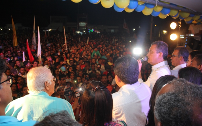 Coité – Em comício Rui Costa disse que por uma ação de Assis ele já merece a reeleição