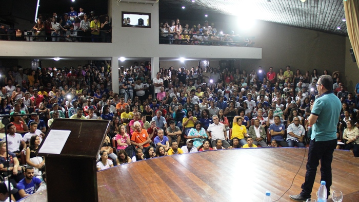 Plateia se comportou em silêncio, mas teve momentos que vibrou com as respostas do candidato | foto: Raimundo Mascarenhas