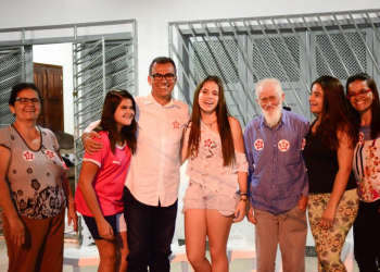 Coité – Pais de Alex da Piatã aparecem em fotos ao lado de Assis