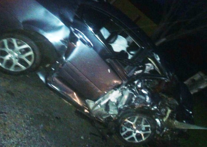 Jovem morre e outros dois ficam feridos após batida frontal na BR-415