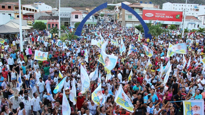 Monte Santo – Jorge Andrade realiza grande comício de encerramento no centro da cidade