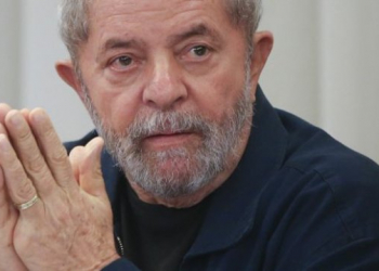 Lula diz que está triste, que tem ‘bons advogados’ e que crê na Justiça