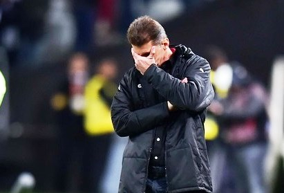 Derrota de virada para o Flamengo em casa resulta na demissão de Vagner Mancini do comando do Vitória