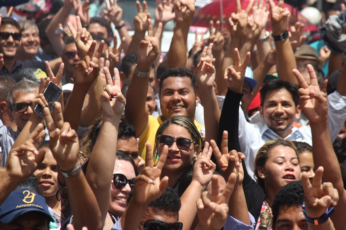Cansanção –  Paulinho faz caminhada pelas ruas da cidade e comenta resultado de pesquisa