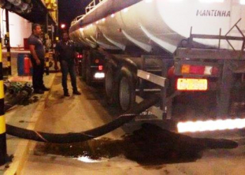 Polícia recupera carga de combustível roubada em Feira de Santana avaliada em R$ 85 mil
