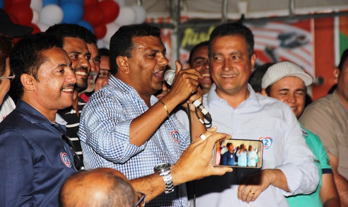 Ari disse que toda pesquisa que "eles" divulgam ganhando acabam perdendo nas urnas | foto: Raimundo Mascarenhas