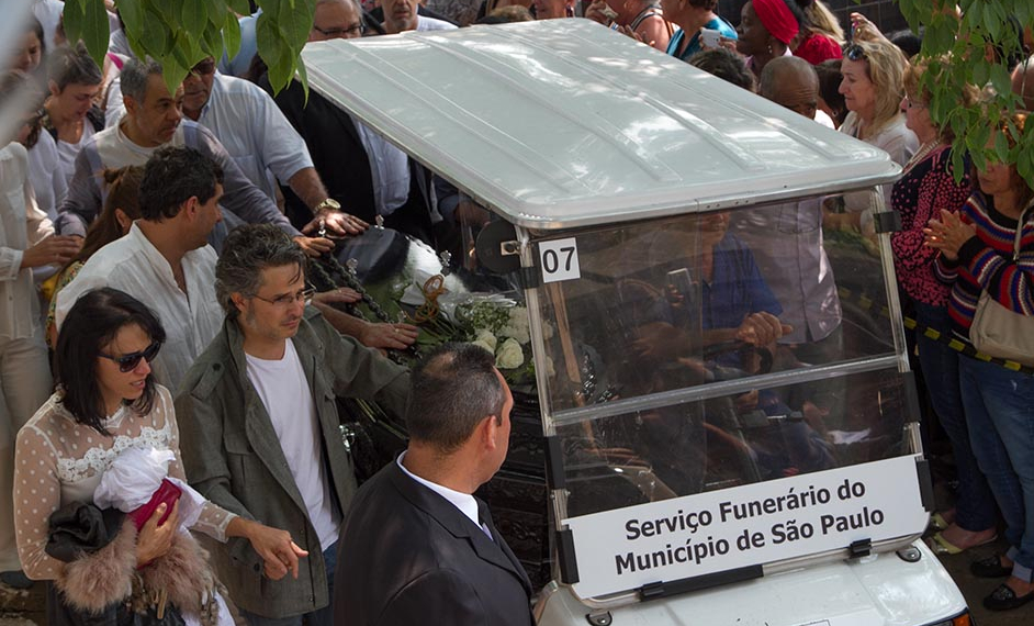 Corpo do ator Domingos Montagner é sepultado em São Paulo