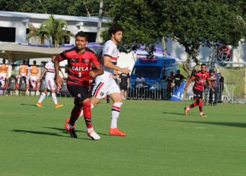 Vitória vence o São Paulo e segue fora da zona de rebaixamento