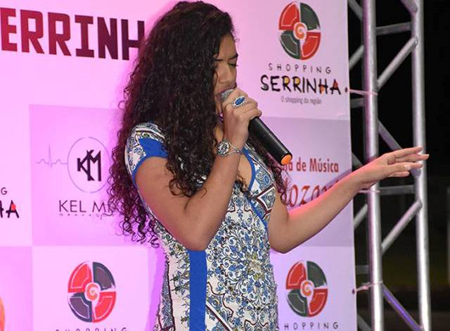 Estudante de Coité garante vaga na semi-final do Show de Talentos no Shopping Serrinha