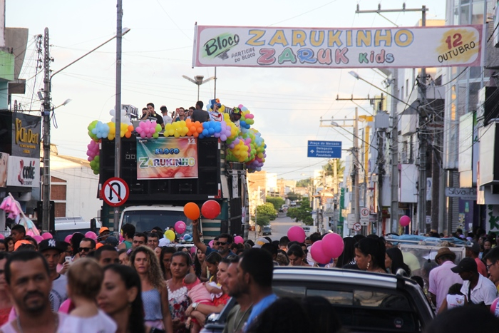 Bloco Zarukinho proporcionou muita diversão a criançada no seu dia (Veja o vídeo e álbum de fotos)