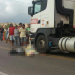 Motociclista morre ao ser atingido por carreta na BR 116