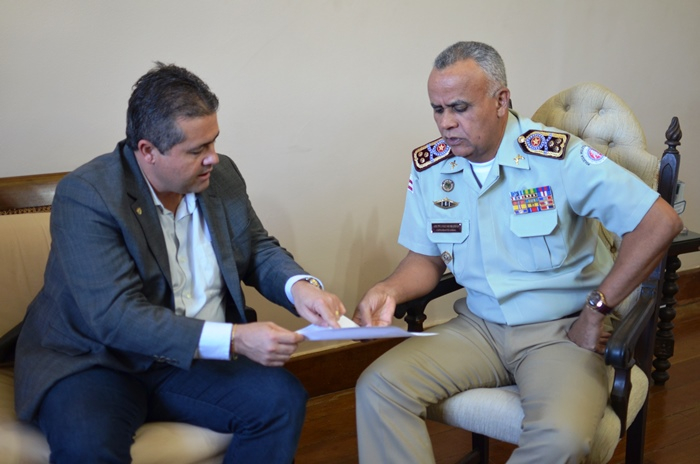 Deputado Alex da Piatã reforça a luta para implantação da CIPE em Coité e participa de entrega de viatura em Santaluz