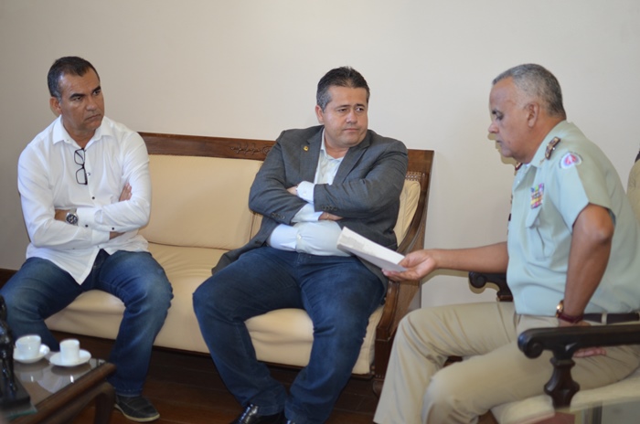 Deputado Alex da Piatã reforça a luta para implantação da CIPE em Coité e participa de entrega de viatura em Santaluz