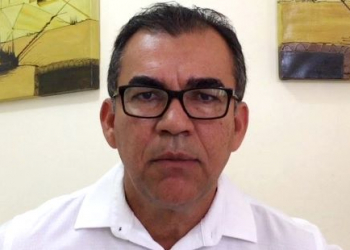 Coité: prefeito Assis suspende festa e pede investigação de crime de comerciante