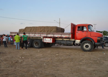Colisão entre moto e caminhão deixa um morto em Capim Grosso