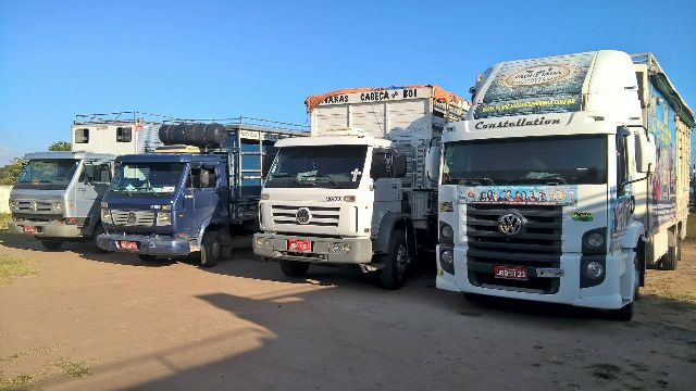 Sem bloqueio de BRs, organizadores de vaquejada fazem carreata em Feira de Santana