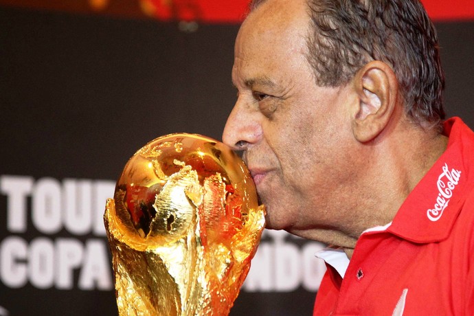 Morre no Rio de Janeiro Carlos Alberto Torres, capitão da seleção na conquista do Tri