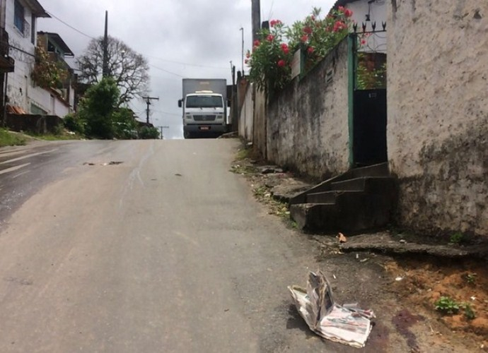 Idoso é morto por populares após ferir mulher durante discussão