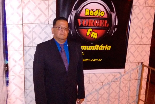 Dono de rádio comunitária é morto na frente da filha de cinco anos