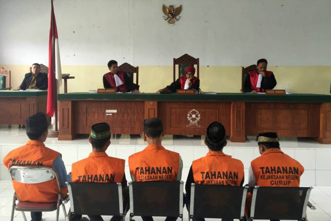 Indonésia aprova pena de morte e castração química para pedófilos