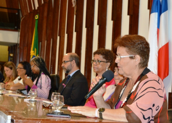 Fátima Nunes participa de Sessão Especial contra o câncer de mama