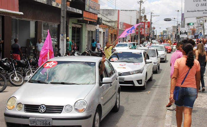 Eleitores do 13 exageram na comemoração em Conceição do Coité