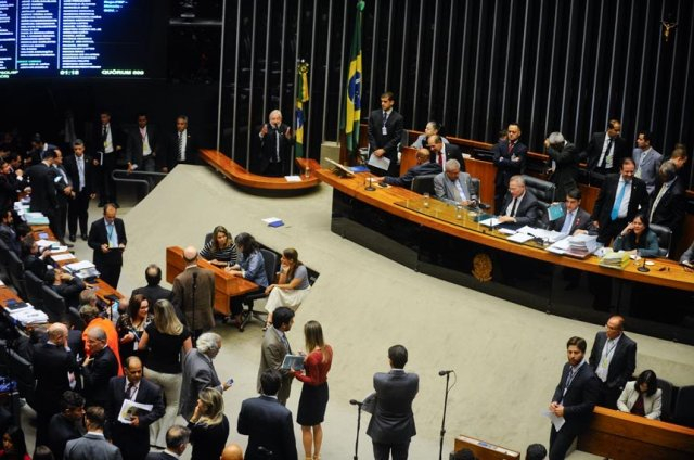 Congresso deve votar recursos para o Fies na terça-feira