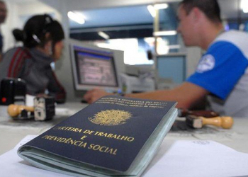 Desemprego vai a 11,8% e Brasil tem 12 milhões de desocupados