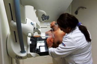 Lançamento da campanha 'Outubro Rosa'