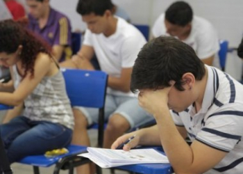 MEC lança programa de fomento a escolas de tempo integral