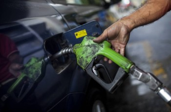 Petrobras reduz preço da gasolina e do diesel pela 1ª vez desde 2009