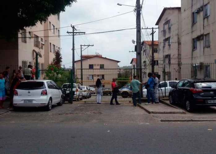 Três irmãos são mortos a tiros dentro de apartamento