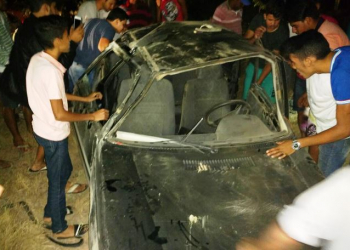 Durante perseguição policial, veículo usado por assaltantes capota em Retirolândia e os suspeitos fogem a pé