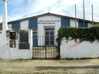 Mãe mata bebê após o parto, enterra vítima e cachorro encontra corpo