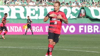 Zé Love marcou dois gols 