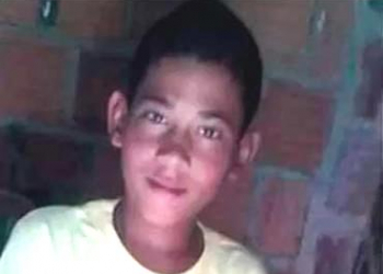 Menino morre após ser atingido por bala perdida