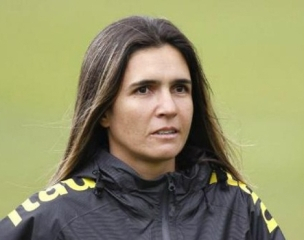 Pela primeira vez, técnica mulher assume comando da Seleção Brasileira de futebol feminino