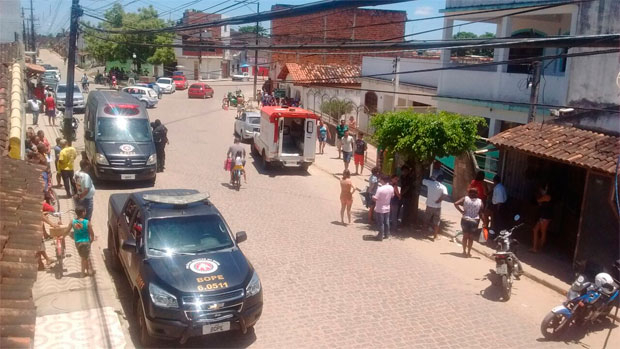 Homem mantém mãe idosa refém durante seis horas