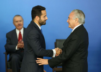 Ex-ministro da Cultura entrega gravações de conversa com Temer ao STF