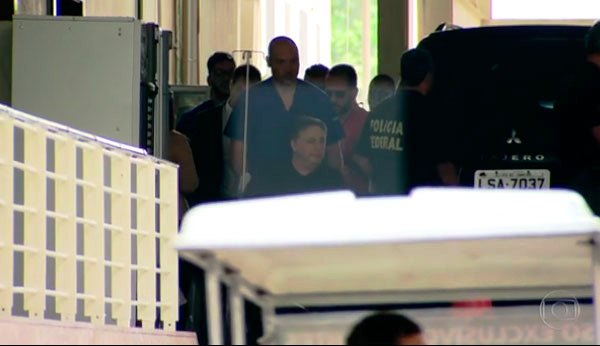 Garotinho deixa hospital no Rio e irá cumprir prisão domiciliar