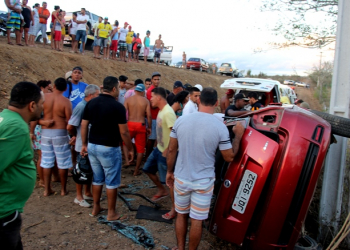 Coité – Casal e filho ficam feridos em capotamento na BA 120